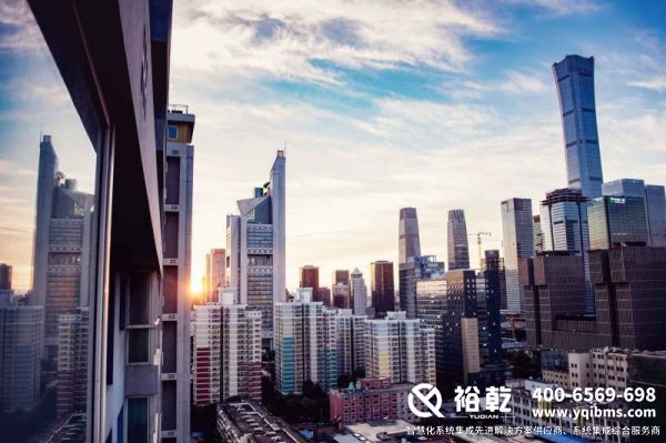 能耗監(jiān)測系統(tǒng)，數(shù)據(jù)分析，報告生成，多平臺支持